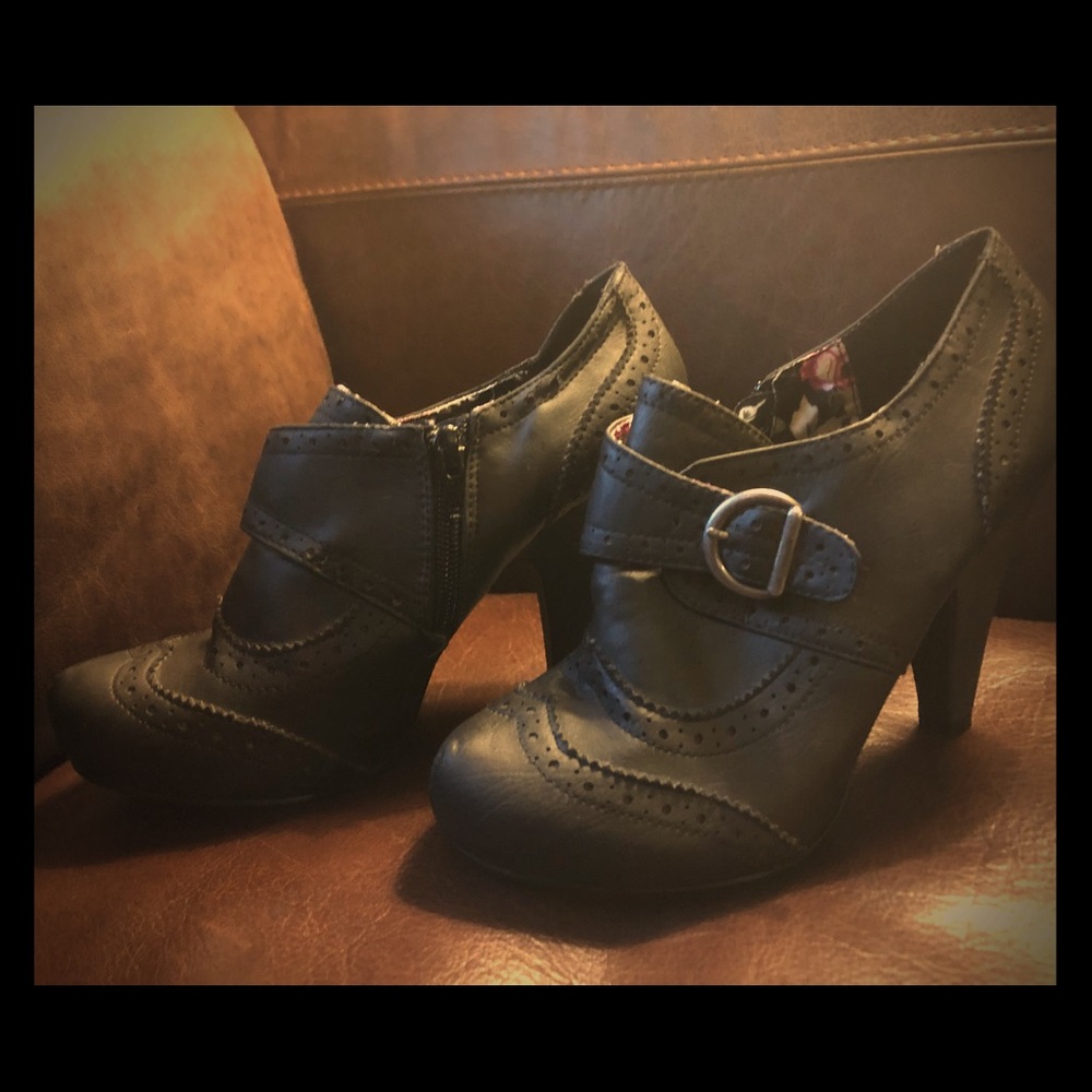 Ankle boots